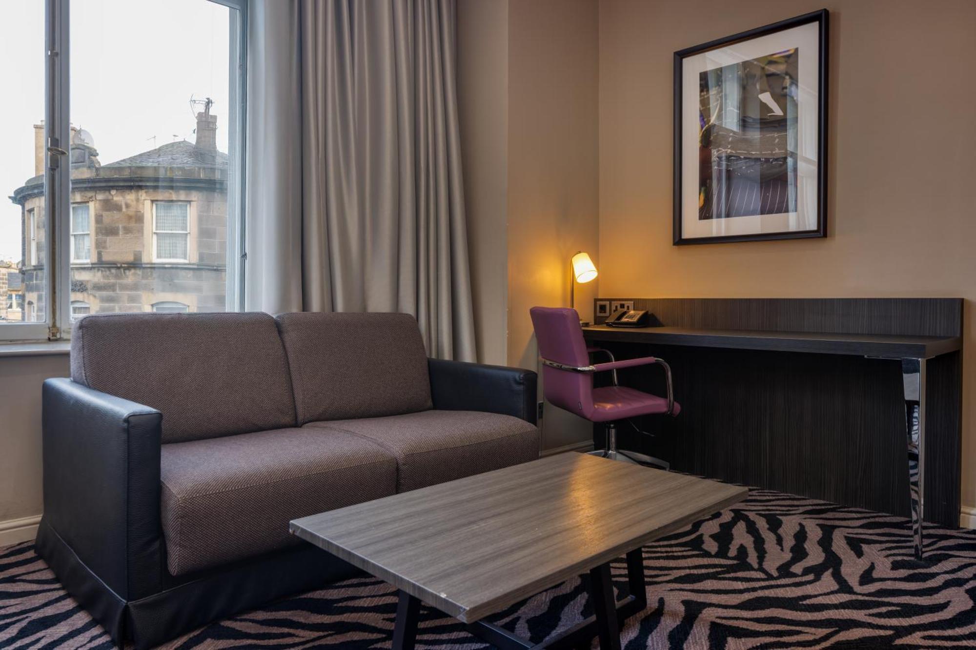 Готель Doubletree By Hilton Edinburgh City Centre Екстер'єр фото