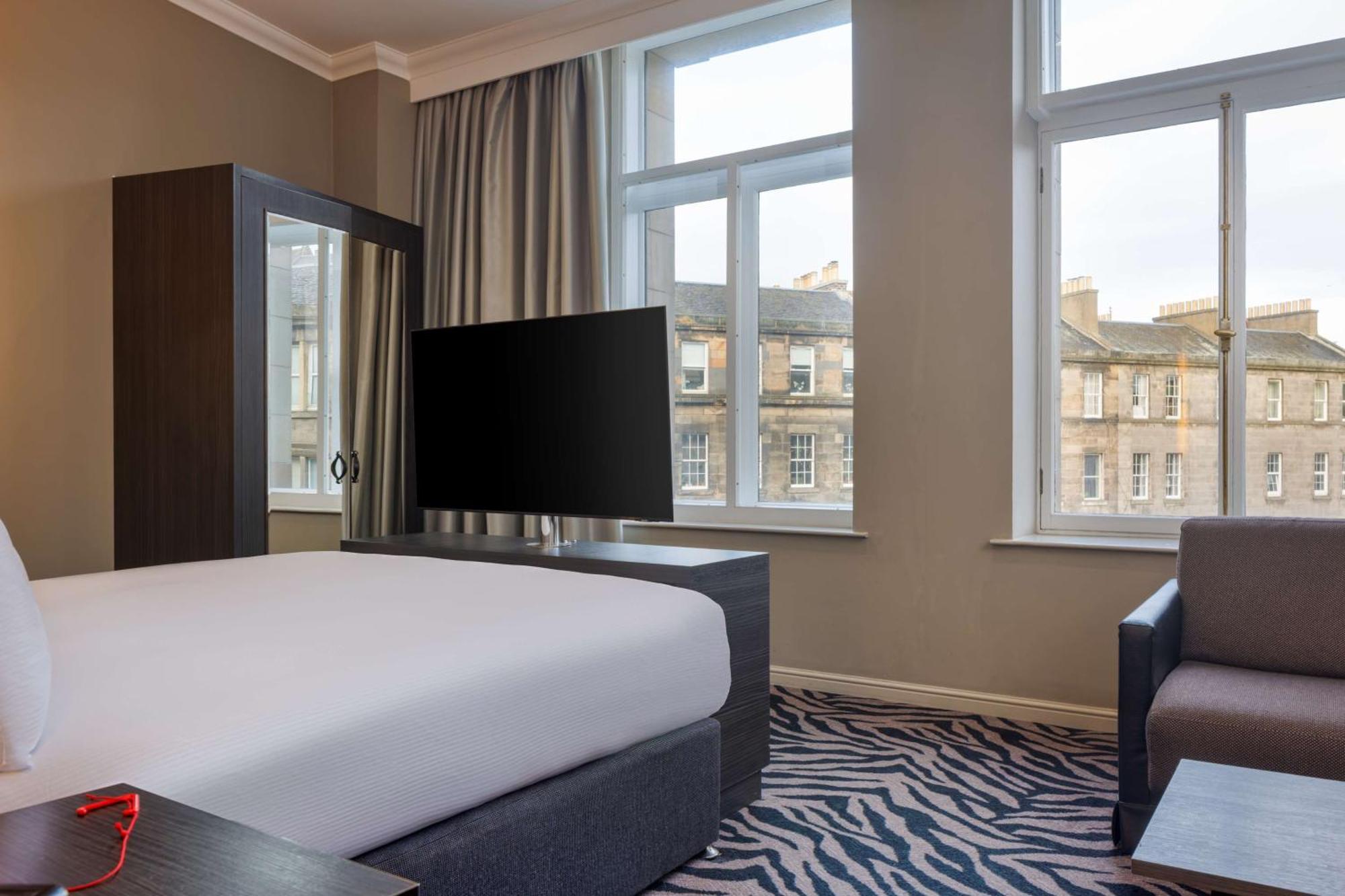 Готель Doubletree By Hilton Edinburgh City Centre Екстер'єр фото